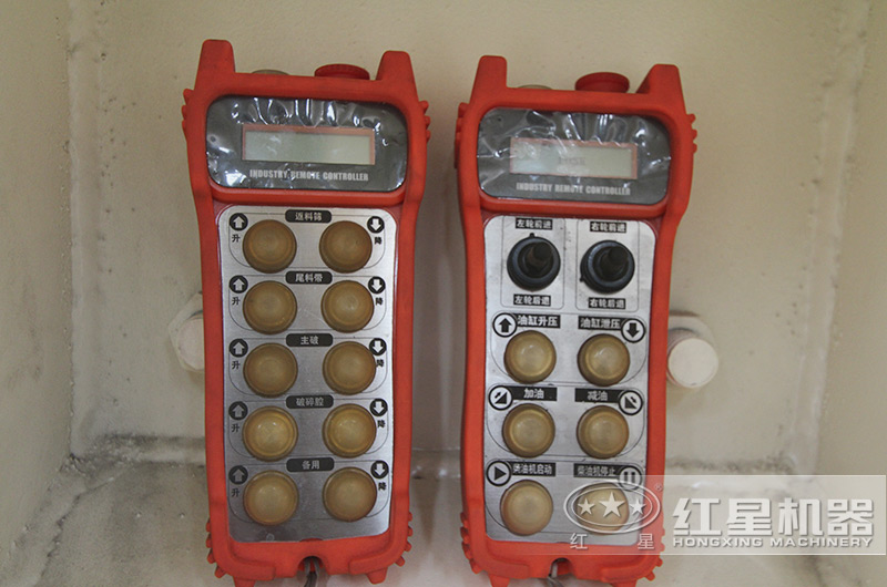 遙控操作行走，大型環(huán)保車載移動(dòng)磕石機(jī)高度智能化 